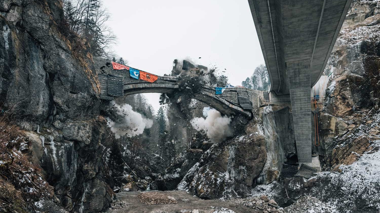 Sprengung alte Chlusbodenbrücke